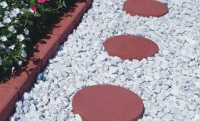 Where to find White Marble Chips Per Scoop in Aberdeen